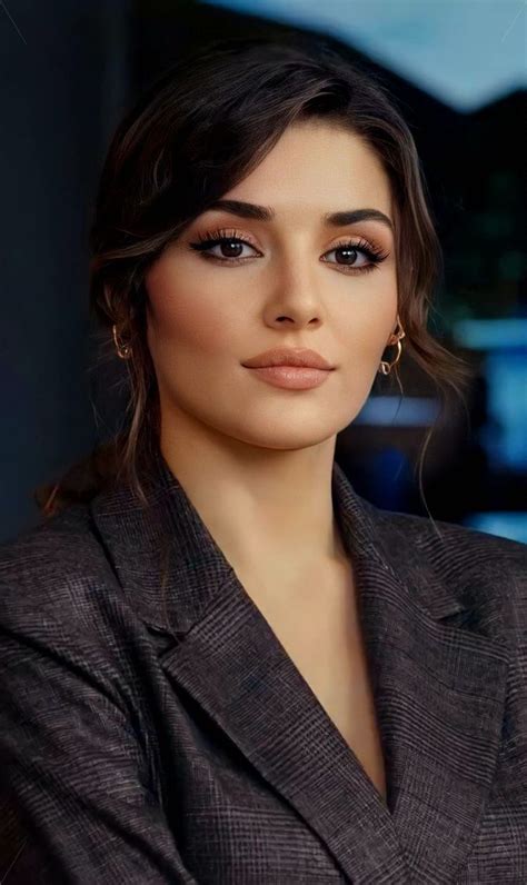 hande erçel ♥️ looks ♥️ actress hairstyles beautiful girl makeup hairstyle
