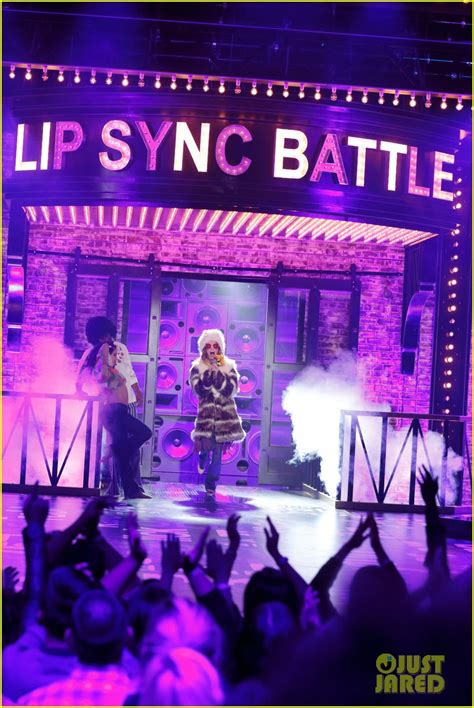 Anne Hathaway And Emily Blunts Lip Sync Battle Full Video Photo