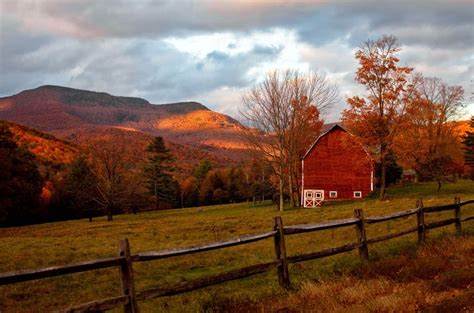 Beautiful Autumn Barn Photos Fall Foliage Pictures