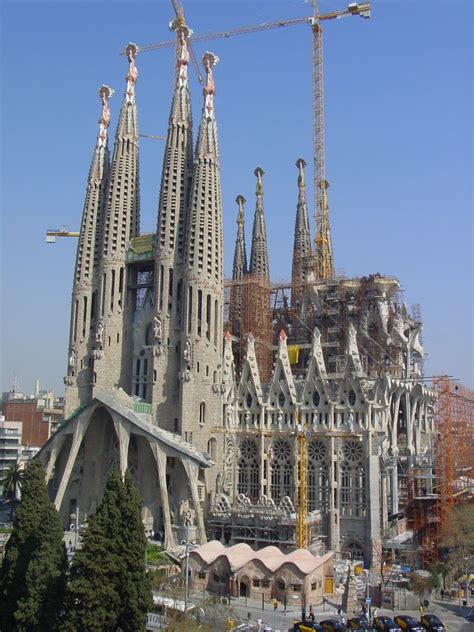 Galeria De Clássicos Da Arquitetura La Sagrada Familia Antoni Gaudi 32