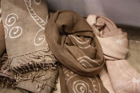 Hu tao's secret spear technique is based on several rules, the first of which is: "Batik Nam Tao Hu" SACICT Member to Transfer the Creative and Environment-Friendly Craft in ...