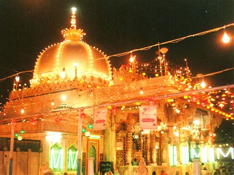 Affectionately called as 'khwaja garib nawaz', hazrat khwaja moinuddin hasan chishti (r.a.) has been the epitome of truth, love and devotion to millions peer baba's direct paternal ancestor, hazrat khwaja fakhruddin gurdezi (rh) was the paternal cousin of khwaja gareeb nawaz (ra) and also. ajmer dargah sharif, ajmer sharif, ajmer shareef, ajmer sharif pictures, ajmer sharif photos