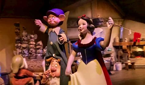 Video Snow Whites Enchanted Wish At Disneyland Mousesteps