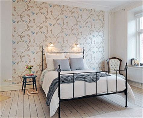 It occupies prime real estate and offers instant texture, color, and pattern. The Best Wallpaper For: Bedrooms | The Best Wallpaper ...