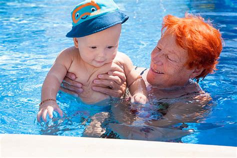 230개 이상의 Grandmother Swimming With Grandson 스톡 사진 그림 및 Royalty Free