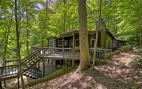 7 Gorgeous Lake Front Homes For Sale In North Georgia
