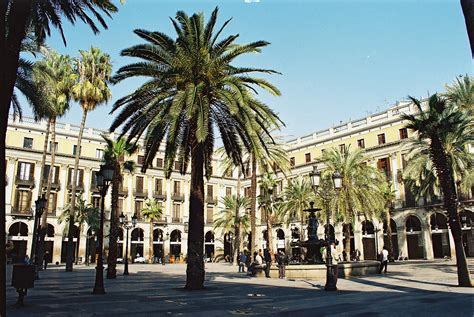 Serwis fcbarca.com to codziennie aktualizowane centrum kibica barcelony. Las Ramblas Street: One Of The Most Famous Street - SuiteLife