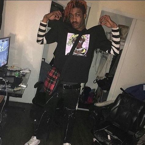 Liltracy Vlone Logo Aesthetic Images Rapper Wallpaper Iphone