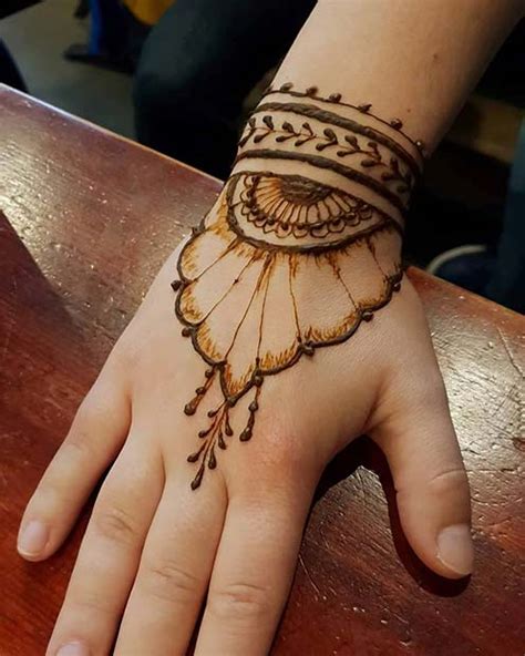 43 Simple Henna Designs That Are Easy To Draw Stayglam