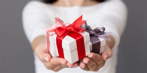 Gifts for a dad you aren t close to. Gift-Giving Taboos That Aren't As Bad As You Think | HuffPost