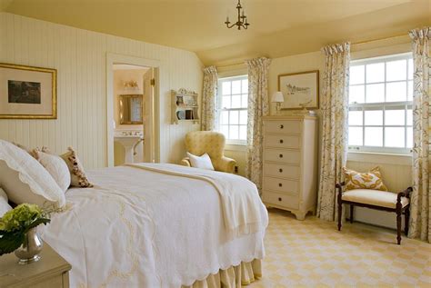 Discover various victorian bedroom photo gallery showcasing different design ideas. 25 Victorian Bedrooms Ranging from Classic to Modern