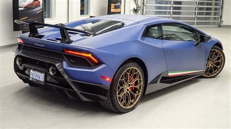 Delivery Of A 2018 Lamborghini Huracán Lp640 4 Performante In Blu Grifo