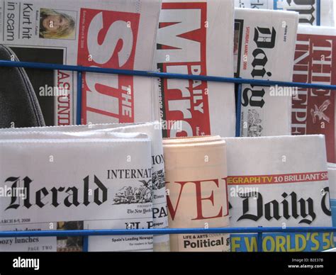 British Tabloid Newspapers Hi Res Stock Photography And Images Alamy