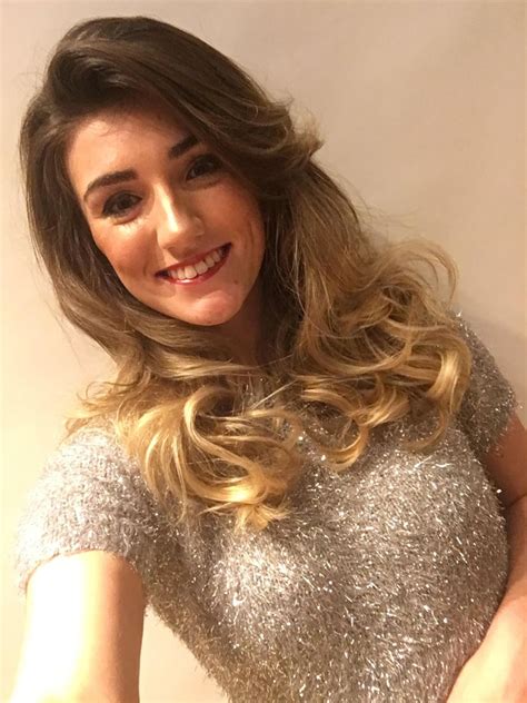 Find the perfect hairstyle to celebrate the christmas holiday season in style. The 12 do's of Christmas - a dozen fantastically festive hairstyles you can rock this winter ...
