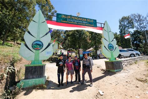 Akhirnya Naik Gunung Lagi Mendaki Merbabu Lewat Selo Wira Nurmansyah