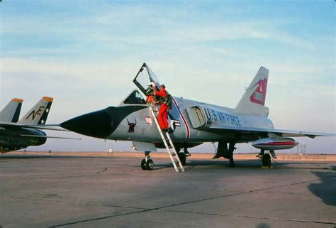 F 106a Delta Dartpilote Prêt A Sinstaller En Cabine Air Fighter