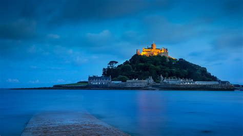 Twilight Over St Michaels Mount In Mounts Bay Cornwall