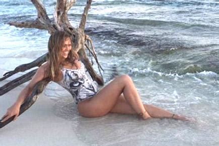 Mma Star Ronda Rousey To Go Nude For Sports Illustrated Magazine