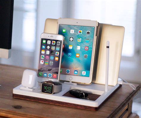 Well this charging station is exactly. DskStnd QUAD is the ultimate desk charging dock for: - Mac ...