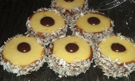 30 Best Images About Recepti Za Sitne Kolace On Pinterest Cherries White Chocolate Covered