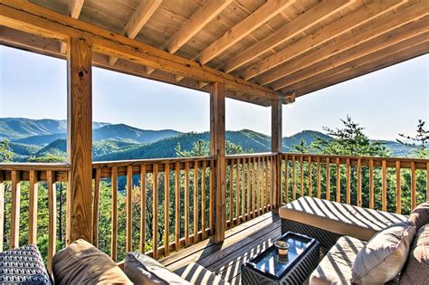 Offers a variety of cabins; 'A Grand View' 5BR Pigeon Forge Cabin w/ Hot Tub! UPDATED ...