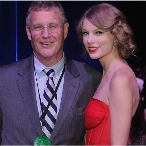 Taylor Swifts Parents Andrea And Scott Kingsley Swift Bio Age
