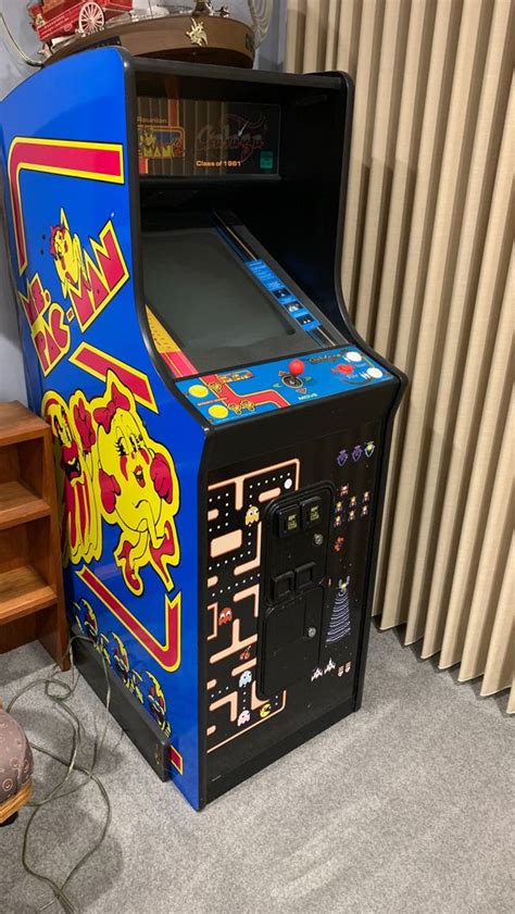 Features pandora's box 4s and includes 680 games (some games are super mario bros, pacman, ms pacman, tetris, galaga, donkey kong, centipede, frogger, space invaders, street fighter, time pilot, etc.). Arcade Mrs pac man/ Galaga 20 year reunion full size ...