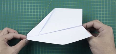 How To Make A Paper Plane That Flies Over 100 Feet Origami Wonderhowto