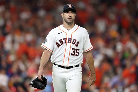 Justin Verlander Gives Phillies Fans NSFW Welcome Before Game 3 Video