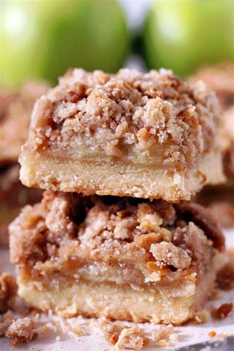 Easy Apple Crisp Bars Crunchy And Juicy Dessert At The Same Time