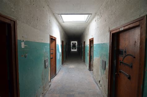 Prison Corridor by Tigerzclaws on DeviantArt