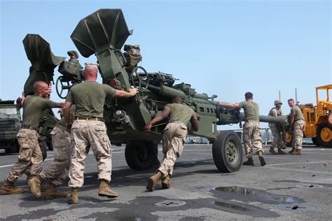 This Is The Massive Cannon Us Marines Are Using To Obliterate Isis