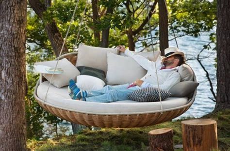 48 Spectacular Outdoor Daybeds For Relaxing In The Sun