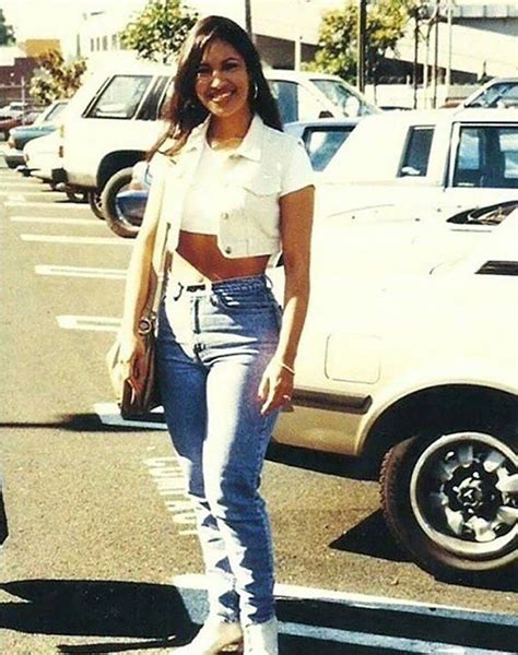 16 Looks de Selena Quintanilla que demuestran por qué es la reina del