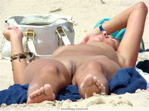Beach Spy Eye Voyeur Gallery Series Of Shots With Real Nudist Girls Spycamed At Nude Beach