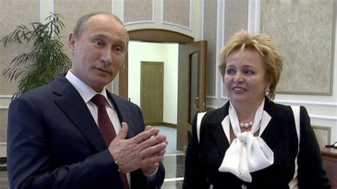 Russia's Vladimir Putin and wife Lyudmila divorce - BBC News