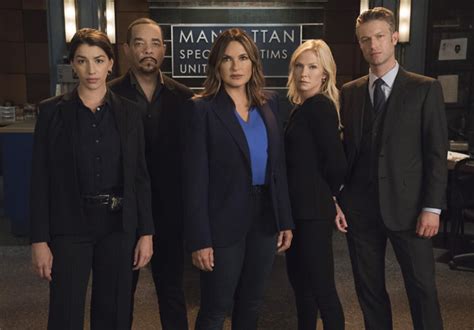 First Look At The ‘law And Order Svu Cast Filming Season 22 Photos