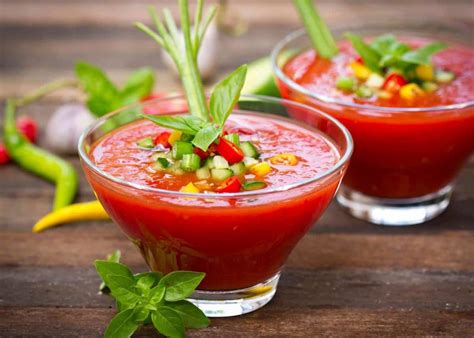 Cómo hacer gazpacho andaluz plato emblemático de Andalucía