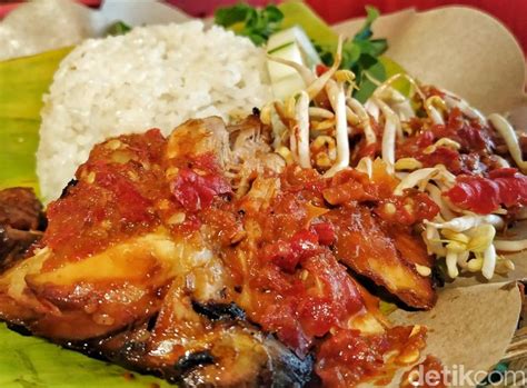 Apalagi disajikan dengan seporsi nasi hangat akan membuat. Resep Membuat Sambal Ayam Geprek Mantap / Sambal Ayam ...