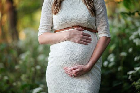 21 Unique And Creative Maternity Shoot Ideas Theblessedmom