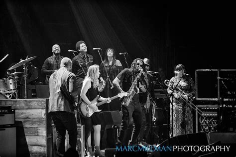Tedeschi Trucks Band Spends Midnight In Harlem With Soulful Apollo Theater Celebration Videos