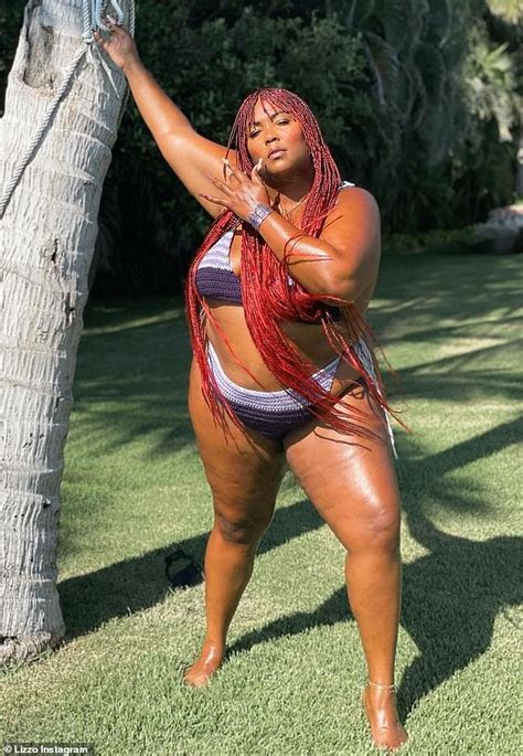 Lizzo Shows Off Her Curves And Sends A Message In A Video Posted To Her Instagram Daily Mail