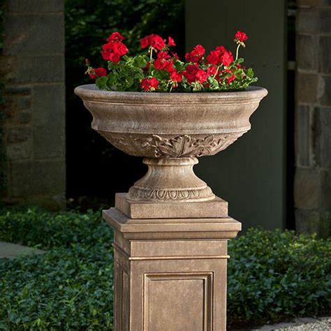 Campania International Cast Stone Coachhouse Urn Tuscan Basins