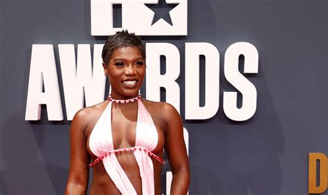 Doechii Goes Bold In Deep Cut Halter Top At Bet Awards 2023