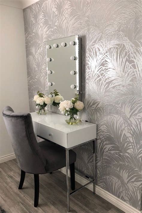 Henderson Interiors Sapphire Palm Leaf Wallpaper In Grey And Silver Leaf Wallpaper Palm Leaf