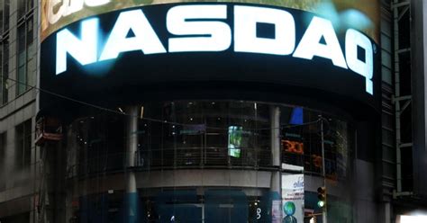 The nasdaq 100 index is a basket of the 100 largest, most actively traded u.s companies listed on the nasdaq stock exchange. Nasdaq Stock Exchange Goes Dark After Tech Glitch | WIRED