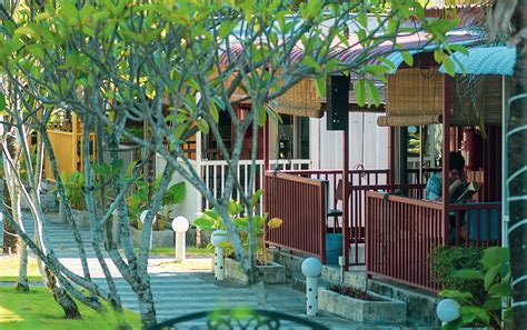 Jalan pantai chenang, pantai cenang 07000, malaysia. The Cabin Langkawi. Leuk guesthouse bij het strand in ...