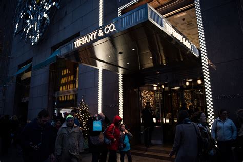 Tiffany And Cos Manhattan Store Finds Out The Downside Of Having Trump