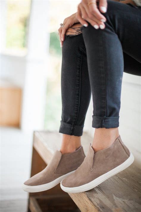 Style Chic Sneakers You Need Right Now Lauren Mcbride Chic
