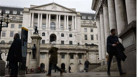 Future Of Economy Unusually Uncertain Warns Bank Of England Bbc News